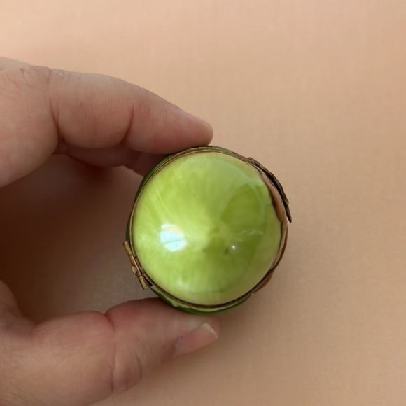 Limoges Acorn Ladybug w Leaf Peint Main Trinket Pill Box - Picture 7 of 12